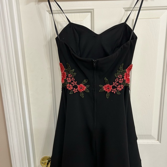 B Darlin Juniors size 3/4 Spaghetti Strap Embroidered Rose at waist - Picture 2 of 6